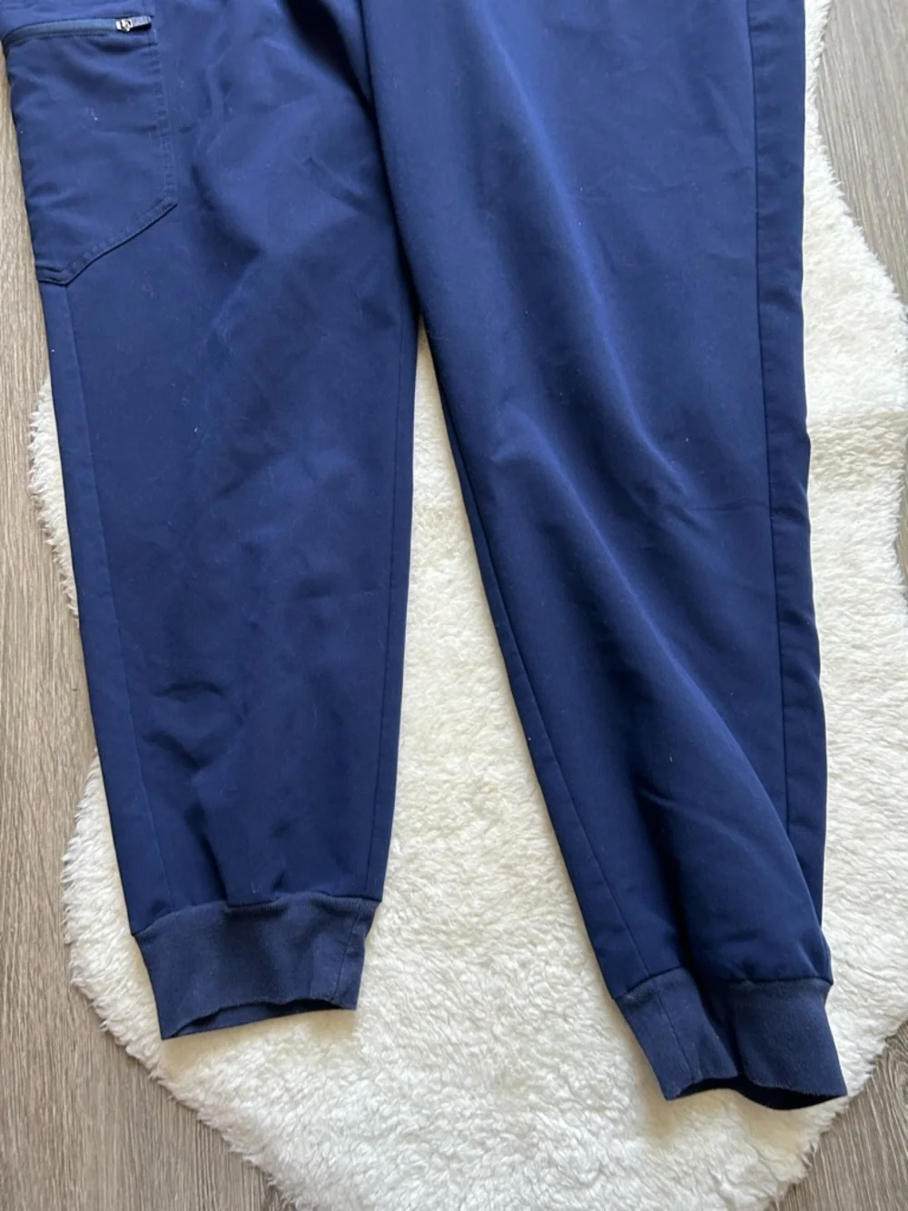 Figs Men’s Navy Scrub Pants Joggers